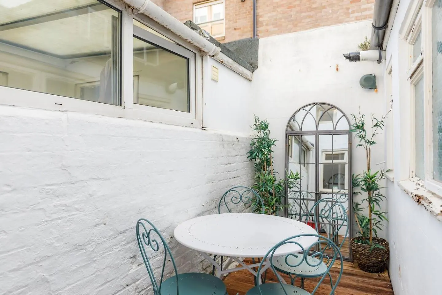 Holiday home Central Quiet Cottage Walk To Shops, Bars & Beach Brighton