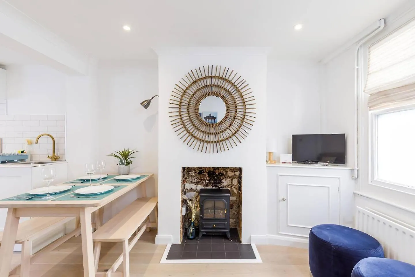 Central Quiet Cottage Walk To Shops, Bars & Beach Brighton Holiday home